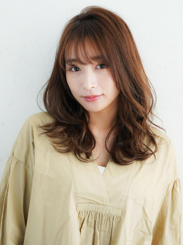 プラチナベージュ×外ハネレイヤー　市毛裕也